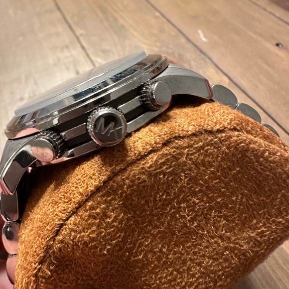 Titanium/Gray men’s Michael Kors Watch MK 8248 - Picture 3 of 5